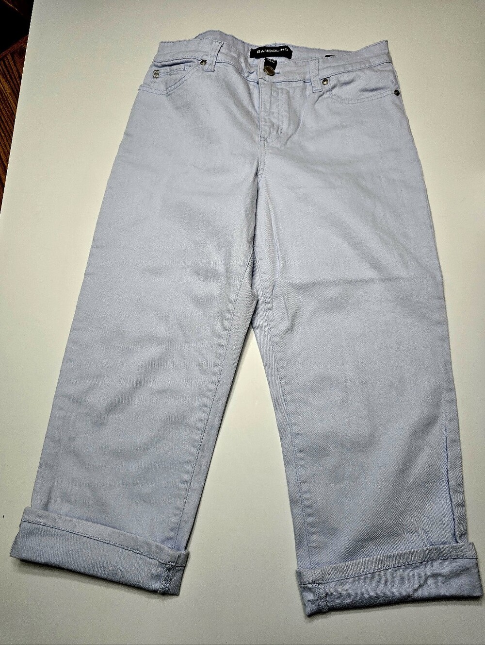 Bandolino Light Blue Capris Size 8